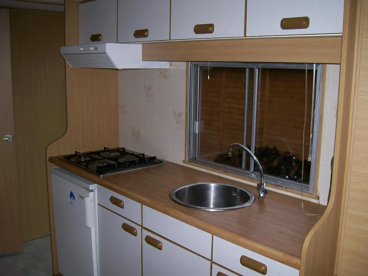Camping Domki Letniskowe Варшава Деревянный коттедж